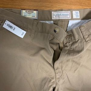 NWT: Old Navy Classic Khaki Pants 30 x 30